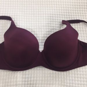 Victoria’s Secret bra 34DDD  Body by Victoria
